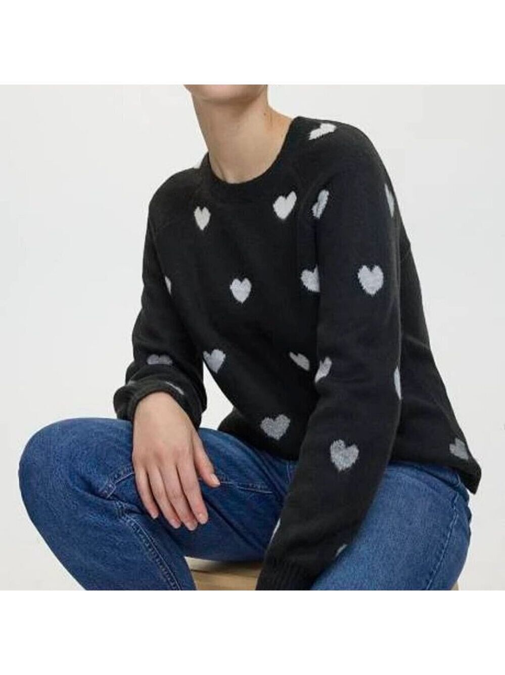 NWT Reitmans PlushSoft Long-Sleeve Heart Crew-Neck Sweater M